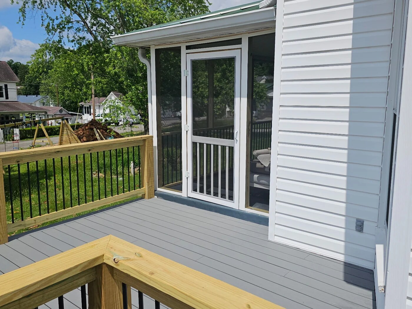 New deck construction with black balusters
